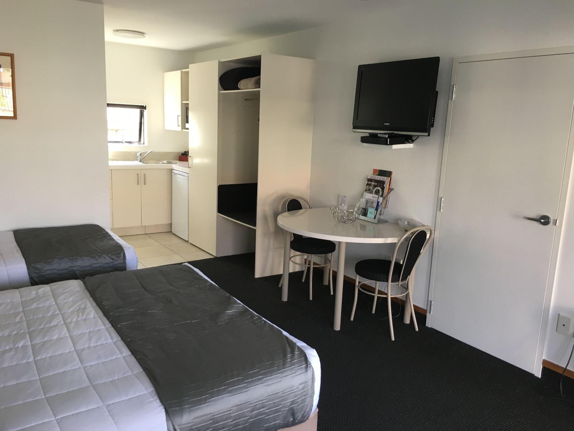 Palms Motel