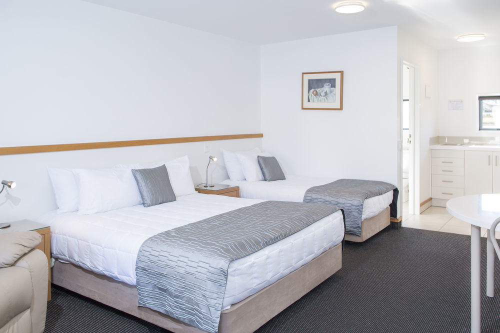 Palms Motel 4*